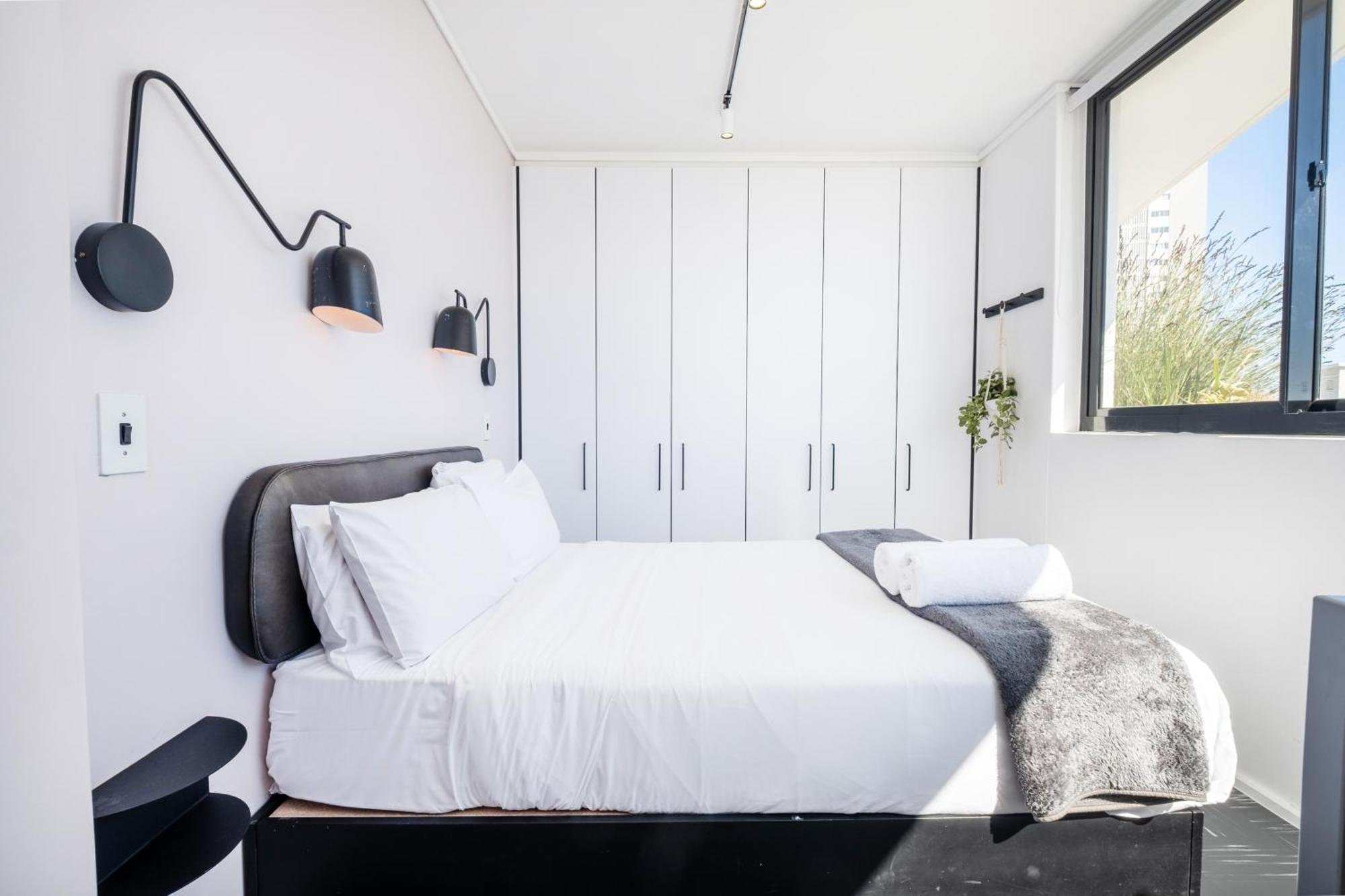 Flamingo 802 - Floor Ocean Facing Sea Point With Daily Housekeeping Apartment *