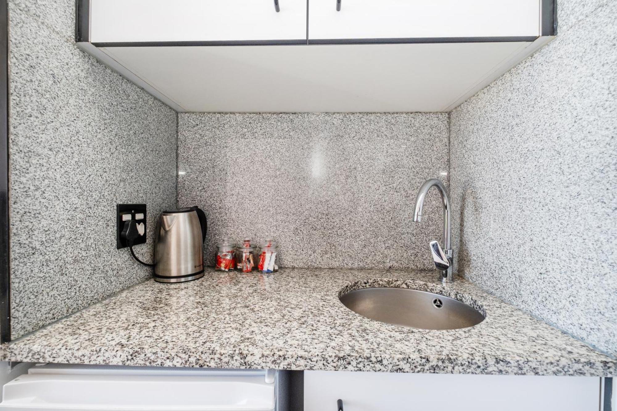 Flamingo 802 - Floor Ocean Facing Sea Point With Daily Housekeeping Apartment