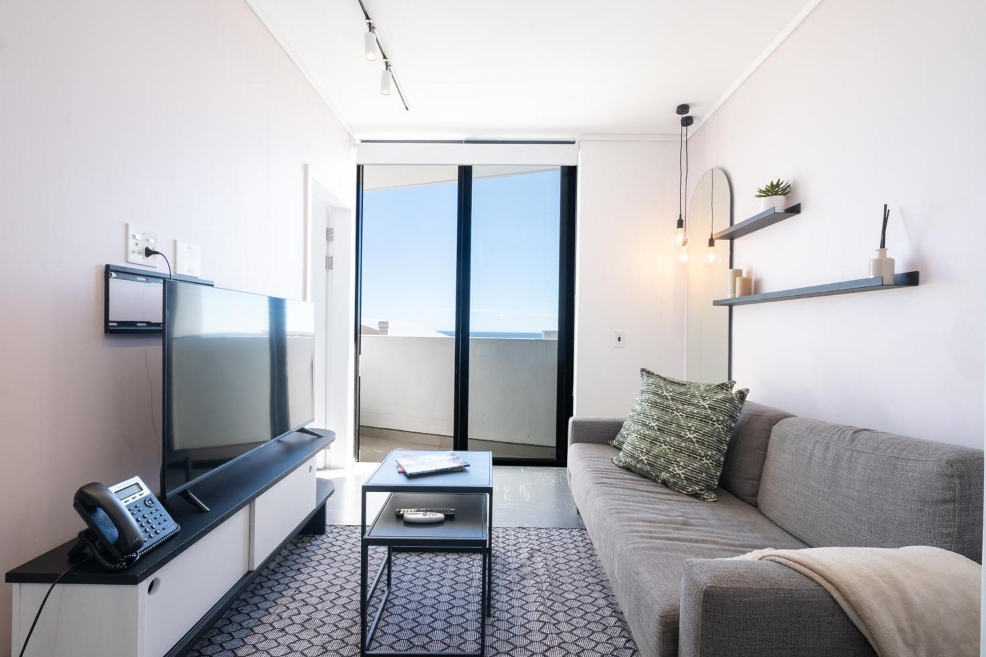 Flamingo 802 - Floor Ocean Facing Sea Point With Daily Housekeeping Apartment *