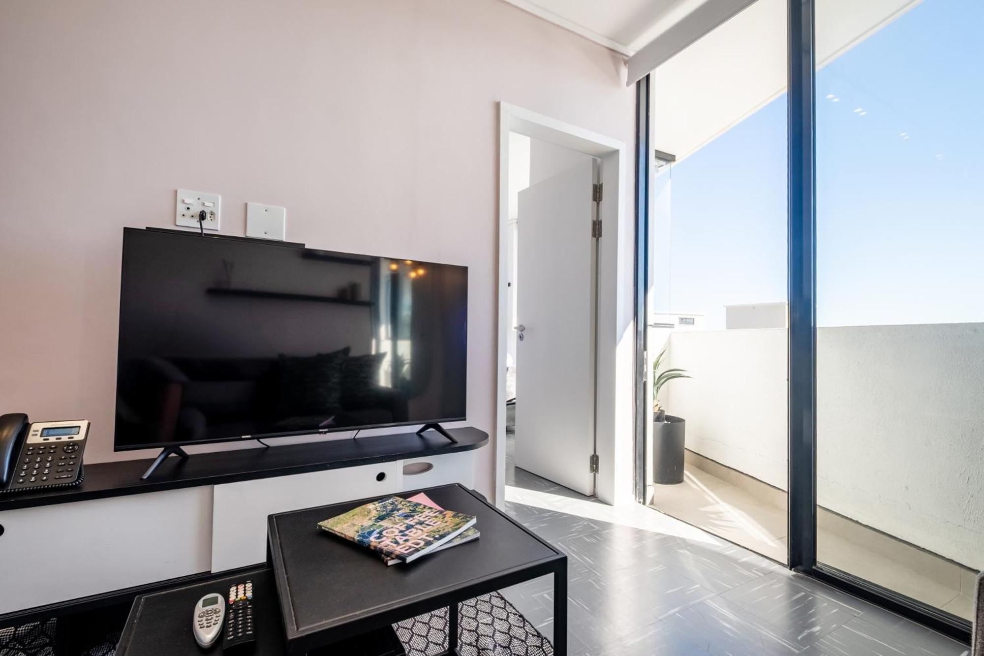 Apartment Flamingo 802 - Floor Ocean Facing Sea Point With Daily Housekeeping *